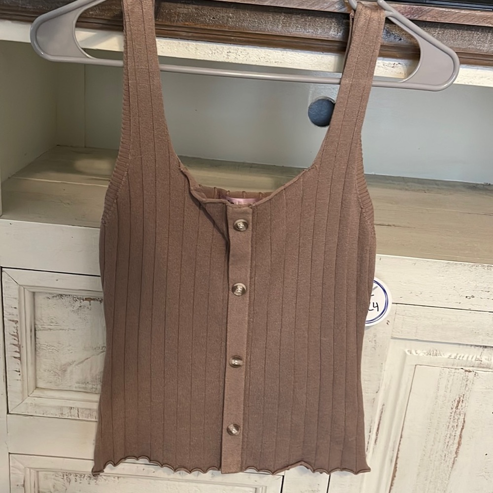Light brown ribbed tank with buttons